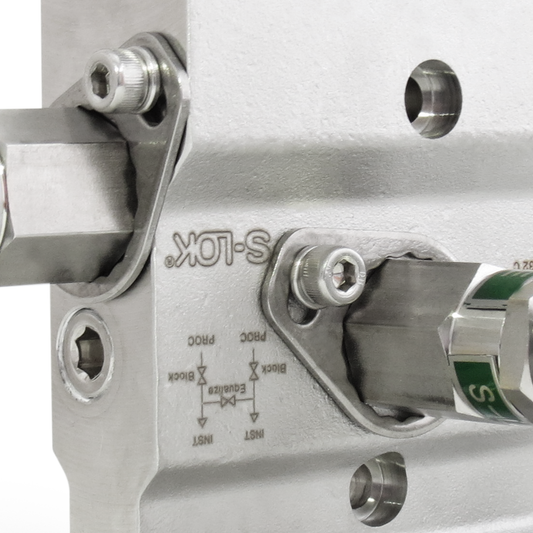 Manifold 3 vias tipo montaje directo-brida simple, 1/2" NPT Roscada hembra